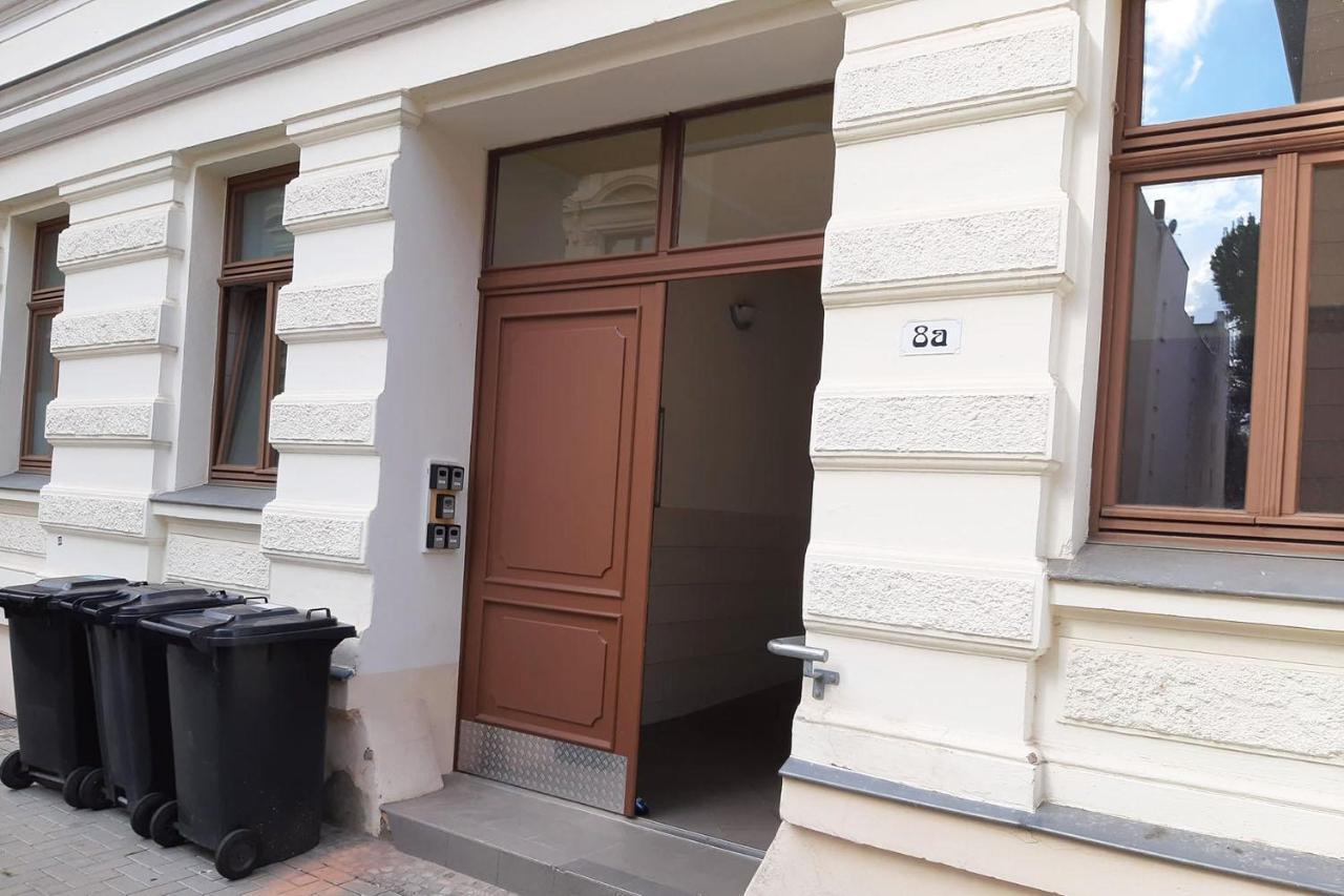 Cozy 2 Room Apartment In Magdeburg Exterior photo